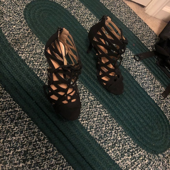 Heels - Picture 1 of 1